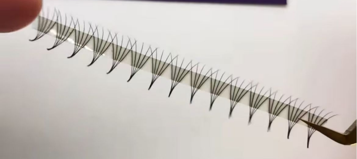 Qingdao Sparkling Eyelash leder branschen med innovativa-premadfans med 0,07 mm ultralättsviktfransar och c/d-lockar