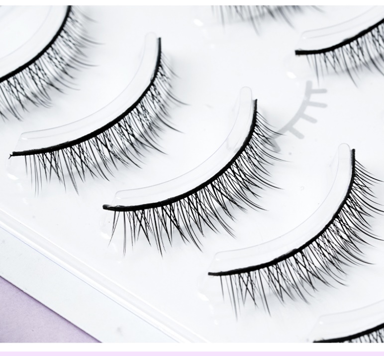 Upptäck skönheten i klara bandögonfransar för en naturlig look